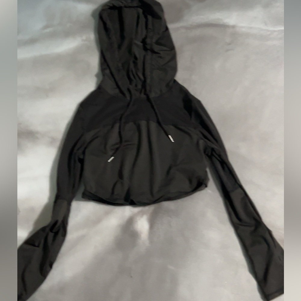 Black workout top size medium